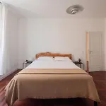 Lunaria Vatican Apartment *