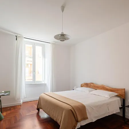 Lunaria Vatican Apartment *