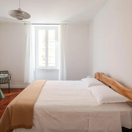 Lunaria Vatican Apartment *
